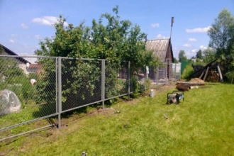 Забор из сетки рабицы в натяг секционный 80 метров фото в Яхроме